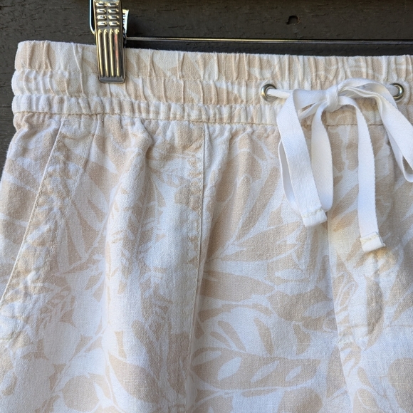 GAP Pull-On Utility Drawstring Linen Shorts White Tan Floral Pockets Small - Picture 2 of 9